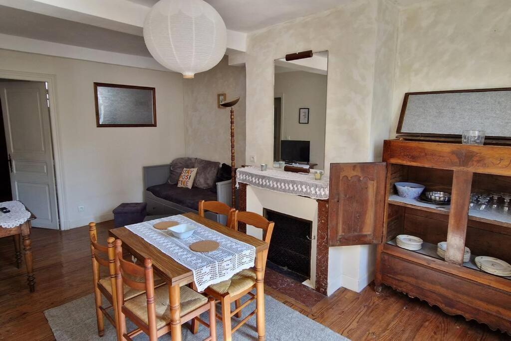 Appartement Dans Maison De Ville - 4 Personnes Oloron-Sainte-Marie Zewnętrze zdjęcie